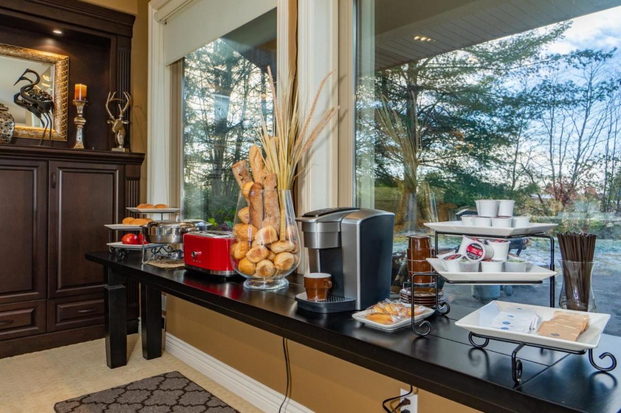 Cedar Manor Bed And Breakfast Питт-Медоус Экстерьер фото